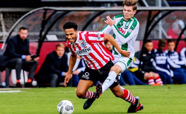 她一局未失 她一局未失